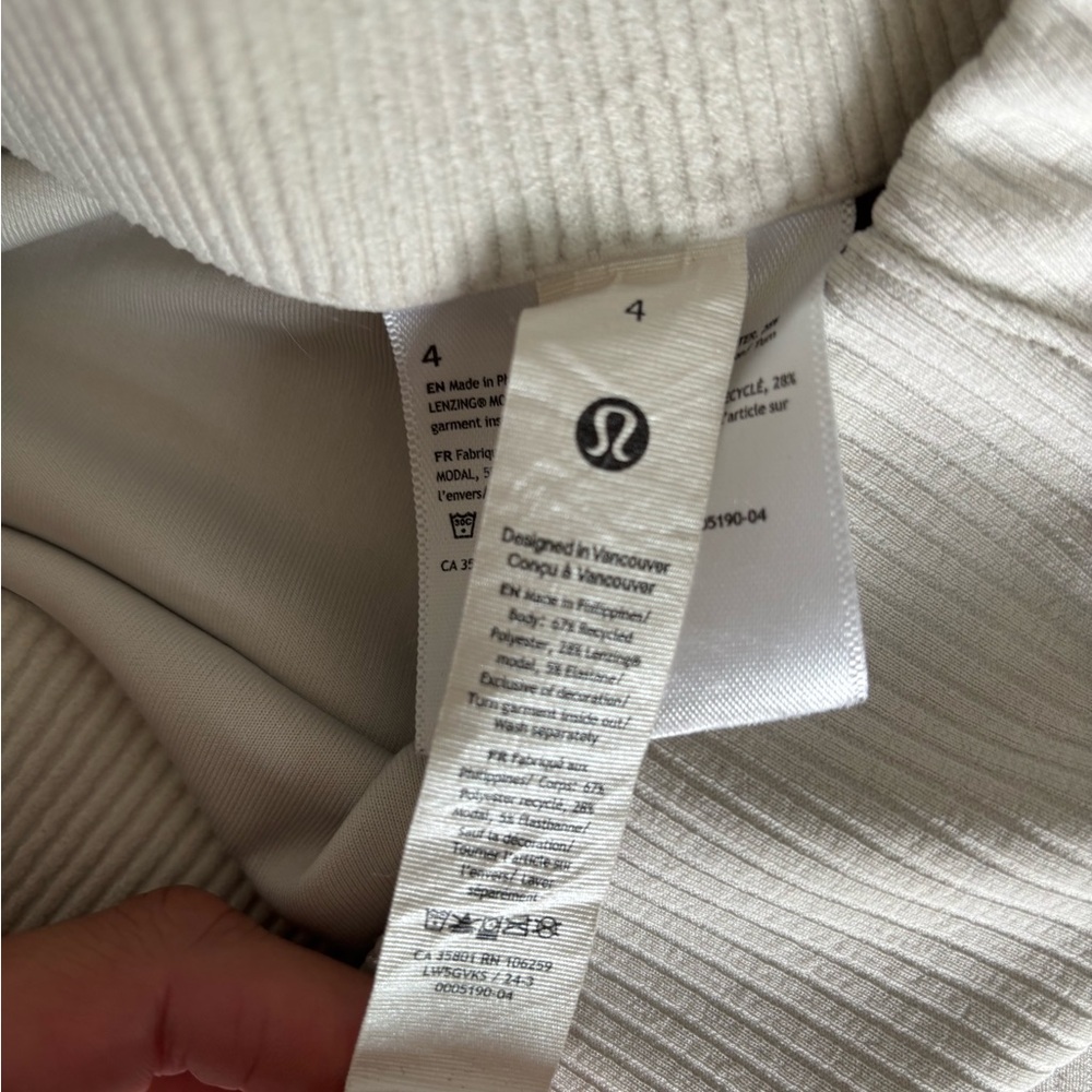 Lululemon Ribbed Softstreme Flared Pant *Regular Size 4 - Picture 7 of 8